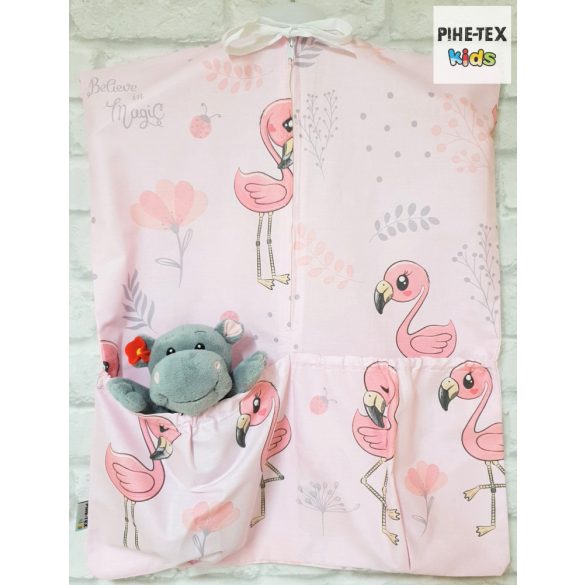 Flamingó, rózsa, 4 részes ovis kezdőcsomag (571/R)  (2 részes mintás, ovis zsák, tornazsák, vízhatlan matracvédő lepedő) + ajándék ovis törölköző